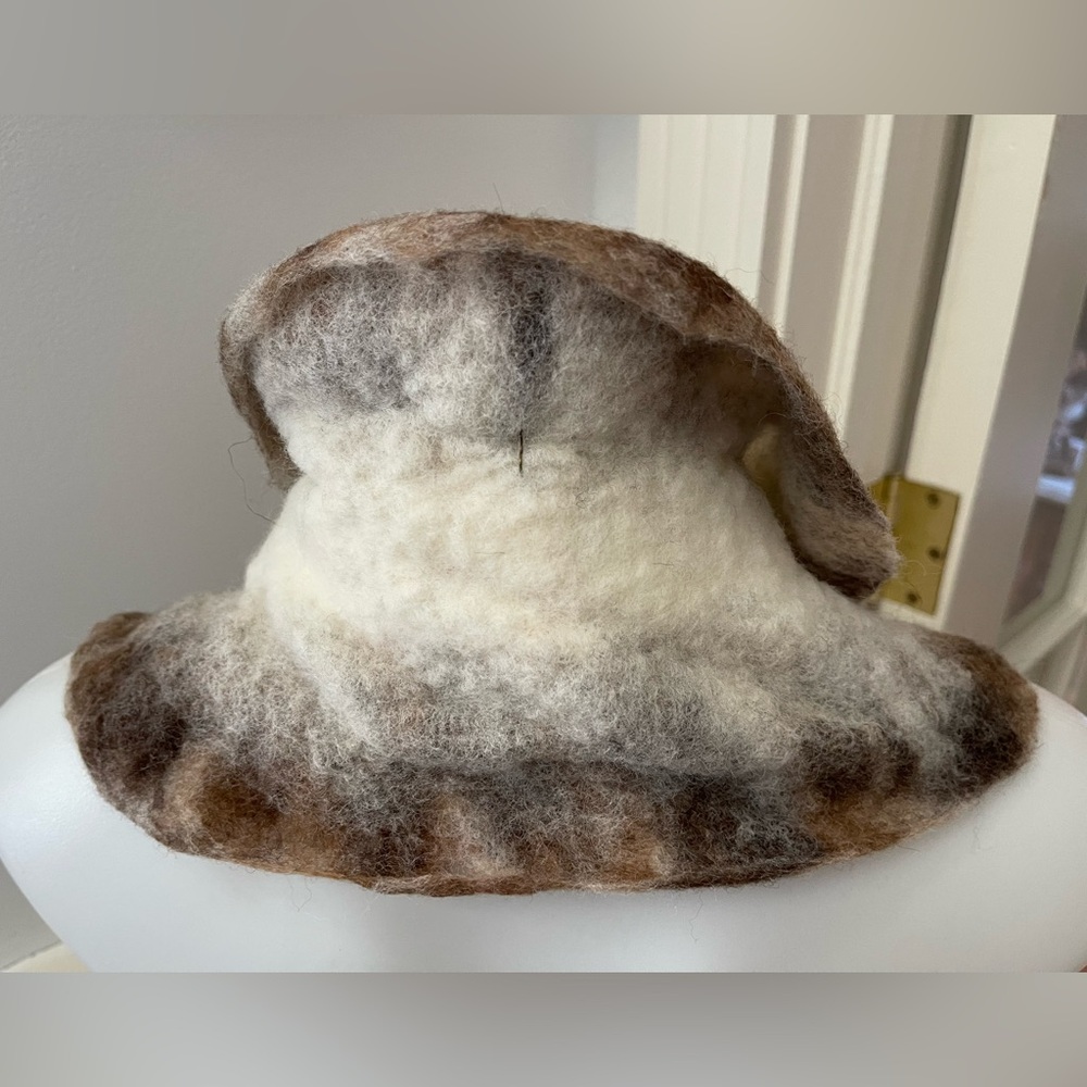 Unique hand crafted wet felted merino wool scarf/collar - Picture 5 of 7